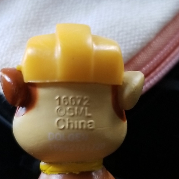 Tiny plastic puppy - Picture 4 of 5